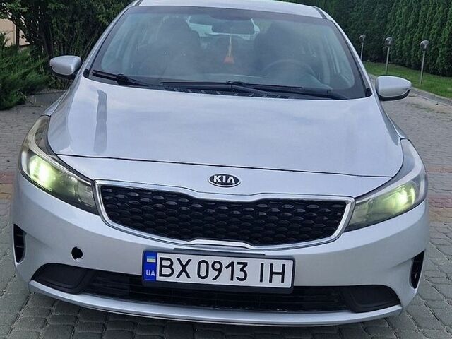 Серый Киа Форте, объемом двигателя 2 л и пробегом 188 тыс. км за 9200 $, фото 1 на Automoto.ua
