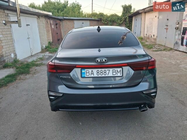 Серый Киа Форте, объемом двигателя 2 л и пробегом 146 тыс. км за 13999 $, фото 1 на Automoto.ua