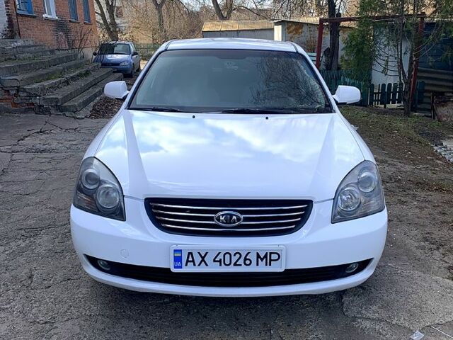 Белый Киа Маджентис, объемом двигателя 2 л и пробегом 300 тыс. км за 5000 $, фото 1 на Automoto.ua