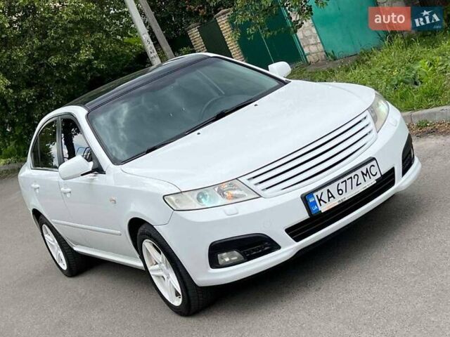 Белый Киа Маджентис, объемом двигателя 2 л и пробегом 270 тыс. км за 5900 $, фото 1 на Automoto.ua