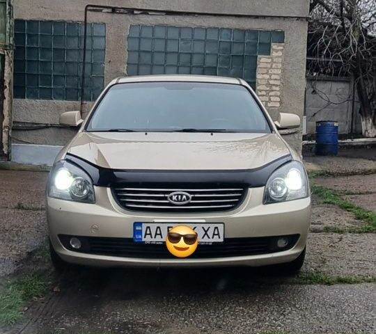 Бежевый Киа Маджентис, объемом двигателя 2 л и пробегом 280 тыс. км за 3500 $, фото 1 на Automoto.ua
