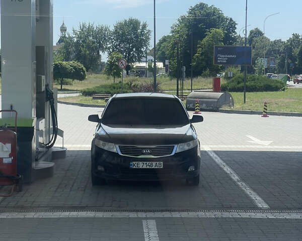 Чорний Кіа Маджентіс, об'ємом двигуна 2 л та пробігом 356 тис. км за 6000 $, фото 1 на Automoto.ua