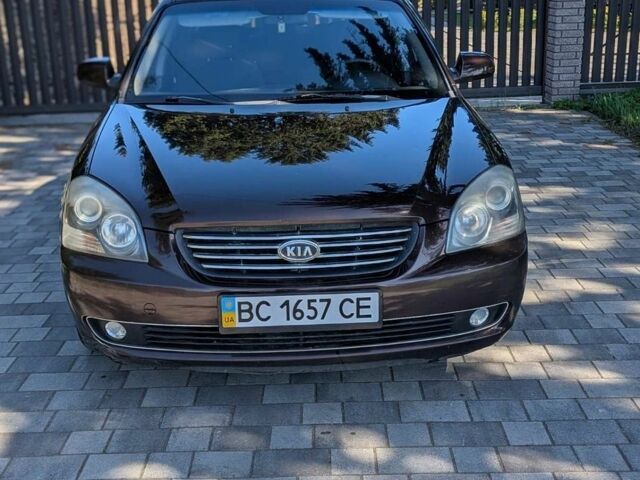 Коричневий Кіа Маджентіс, об'ємом двигуна 2 л та пробігом 371 тис. км за 3800 $, фото 1 на Automoto.ua