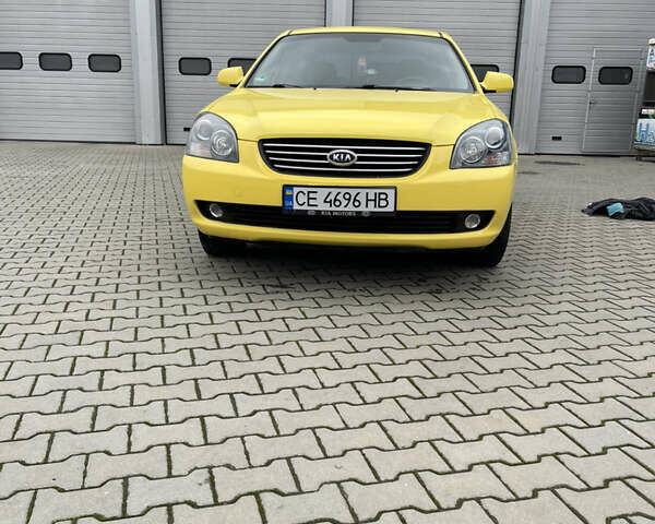 Жовтий Кіа Маджентіс, об'ємом двигуна 2 л та пробігом 269 тис. км за 5000 $, фото 1 на Automoto.ua