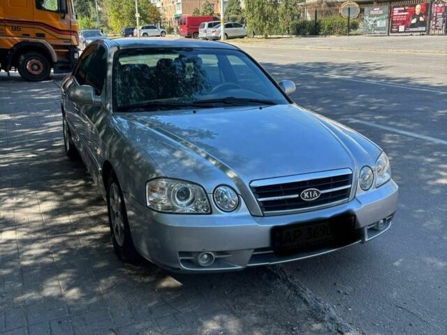 Сірий Кіа Маджентіс, об'ємом двигуна 2 л та пробігом 175 тис. км за 4999 $, фото 1 на Automoto.ua