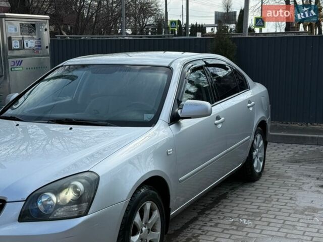 Сірий Кіа Маджентіс, об'ємом двигуна 2 л та пробігом 268 тис. км за 4400 $, фото 1 на Automoto.ua