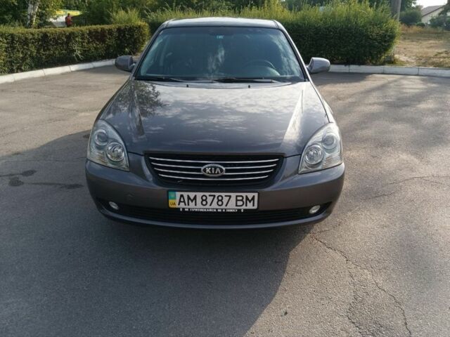 Серый Киа Маджентис, объемом двигателя 2 л и пробегом 300 тыс. км за 4800 $, фото 1 на Automoto.ua