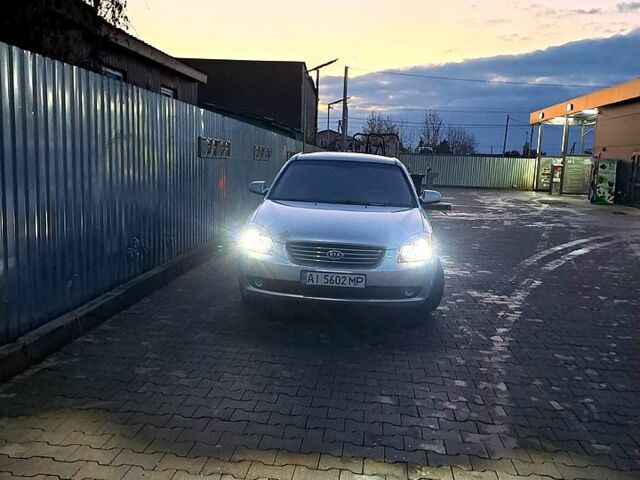 Сірий Кіа Маджентіс, об'ємом двигуна 2 л та пробігом 253 тис. км за 4300 $, фото 1 на Automoto.ua