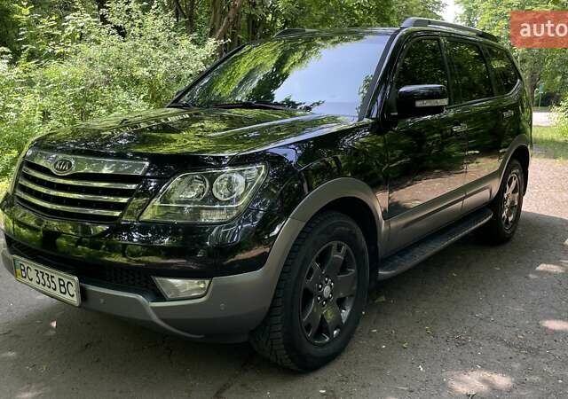 Черный Киа Мохаве, объемом двигателя 2.96 л и пробегом 315 тыс. км за 12500 $, фото 1 на Automoto.ua