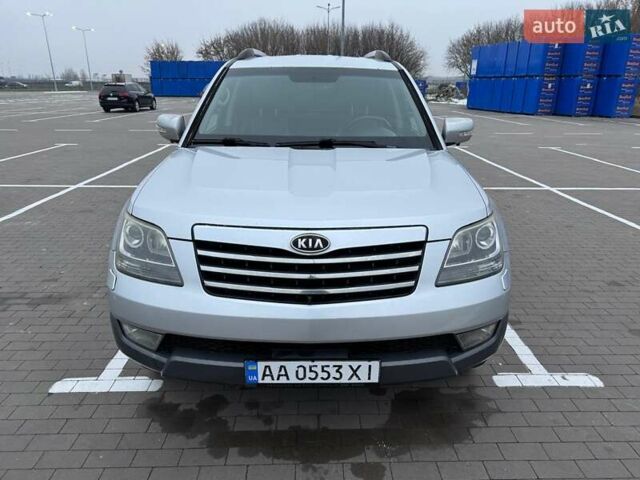 Серый Киа Мохаве, объемом двигателя 2.96 л и пробегом 245 тыс. км за 12000 $, фото 1 на Automoto.ua