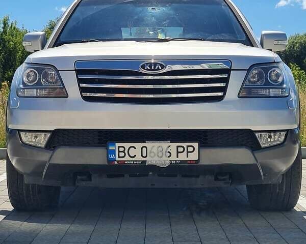 Серый Киа Мохаве, объемом двигателя 2.96 л и пробегом 215 тыс. км за 14000 $, фото 1 на Automoto.ua