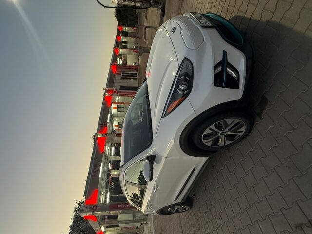 Білий Кіа Niro, об'ємом двигуна 64 л та пробігом 154 тис. км за 18300 $, фото 1 на Automoto.ua