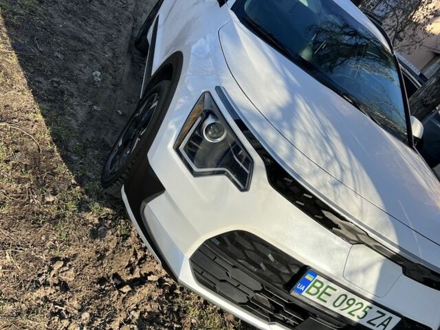 Білий Кіа Niro, об'ємом двигуна 0 л та пробігом 60 тис. км за 23000 $, фото 1 на Automoto.ua