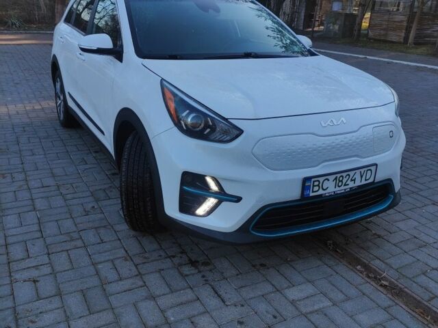 Белый Киа Niro, объемом двигателя 0 л и пробегом 105 тыс. км за 436 $, фото 1 на Automoto.ua