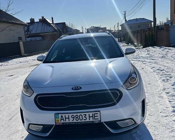 Белый Киа Niro, объемом двигателя 1.58 л и пробегом 91 тыс. км за 16100 $, фото 1 на Automoto.ua