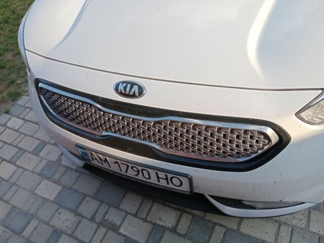 Белый Киа Niro, объемом двигателя 1.6 л и пробегом 120 тыс. км за 15900 $, фото 1 на Automoto.ua