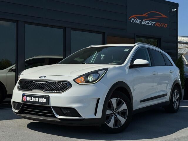 Белый Киа Niro, объемом двигателя 1.6 л и пробегом 238 тыс. км за 13800 $, фото 1 на Automoto.ua