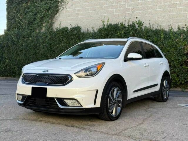 Белый Киа Niro, объемом двигателя 1.6 л и пробегом 88 тыс. км за 13000 $, фото 1 на Automoto.ua