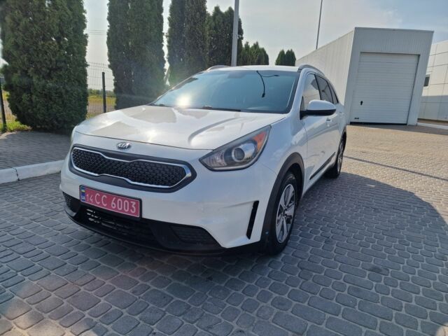 Белый Киа Niro, объемом двигателя 1.6 л и пробегом 170 тыс. км за 13500 $, фото 1 на Automoto.ua