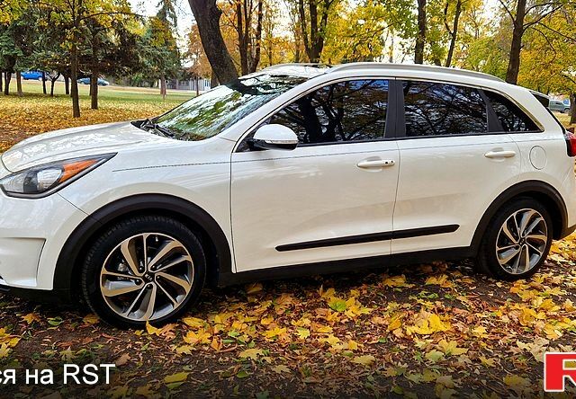 Белый Киа Niro, объемом двигателя 1.6 л и пробегом 125 тыс. км за 17300 $, фото 1 на Automoto.ua