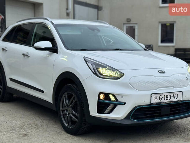 Білий Кіа Niro, об'ємом двигуна 0 л та пробігом 124 тис. км за 16999 $, фото 1 на Automoto.ua