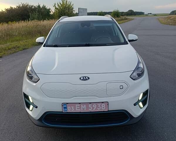 Киа Niro 2019 в Радивилове на Automoto.ua Белый Киа Niro, объемом двигателя 0 л и пробегом 126 тыс. км за 17800 $, фото 1 на Automoto.ua