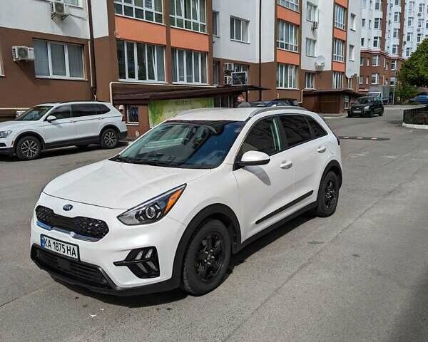 Белый Киа Niro, объемом двигателя 1.58 л и пробегом 70 тыс. км за 22500 $, фото 1 на Automoto.ua