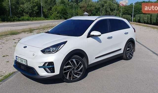 Білий Кіа Niro, об'ємом двигуна 0 л та пробігом 199 тис. км за 20000 $, фото 1 на Automoto.ua