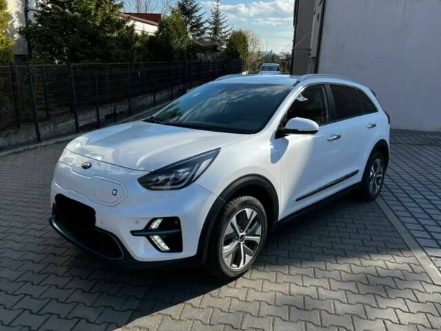 Белый Киа Niro, объемом двигателя 0 л и пробегом 56 тыс. км за 14900 $, фото 1 на Automoto.ua