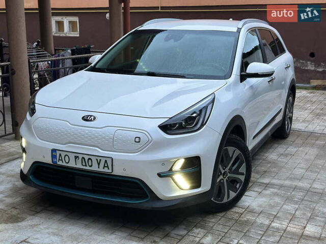 Белый Киа Niro, объемом двигателя 0 л и пробегом 161 тыс. км за 19500 $, фото 1 на Automoto.ua