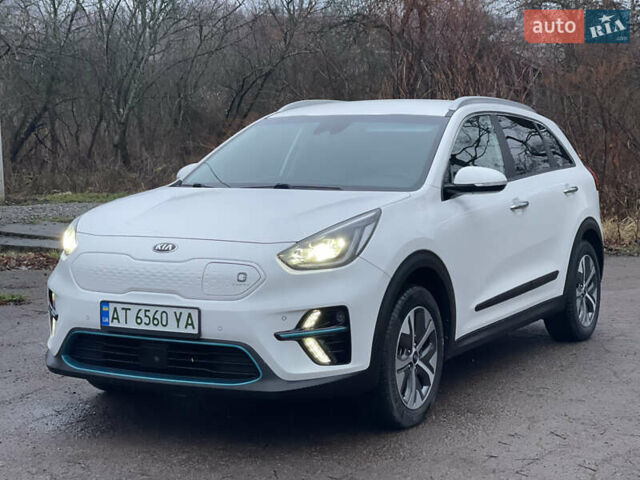 Белый Киа Niro, объемом двигателя 0 л и пробегом 108 тыс. км за 18799 $, фото 1 на Automoto.ua