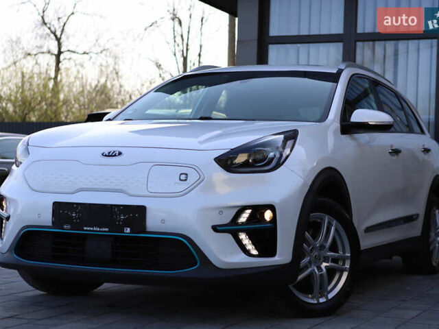 Белый Киа Niro, объемом двигателя 0 л и пробегом 80 тыс. км за 18800 $, фото 1 на Automoto.ua