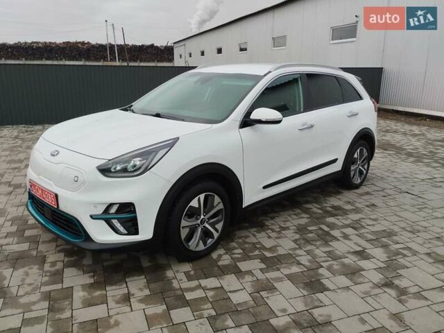 Белый Киа Niro, объемом двигателя 0 л и пробегом 141 тыс. км за 17600 $, фото 1 на Automoto.ua