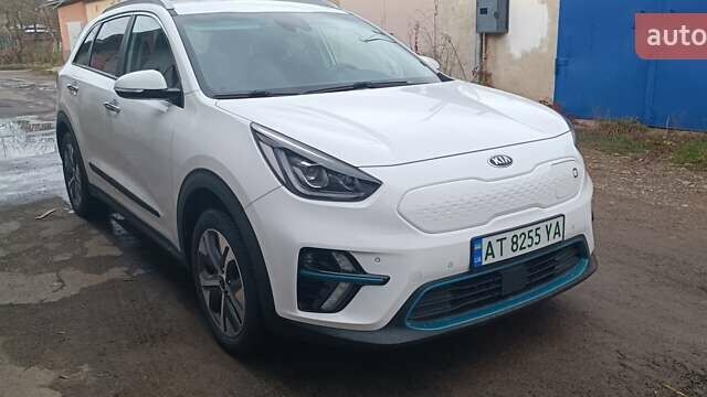 Белый Киа Niro, объемом двигателя 0 л и пробегом 144 тыс. км за 18800 $, фото 1 на Automoto.ua