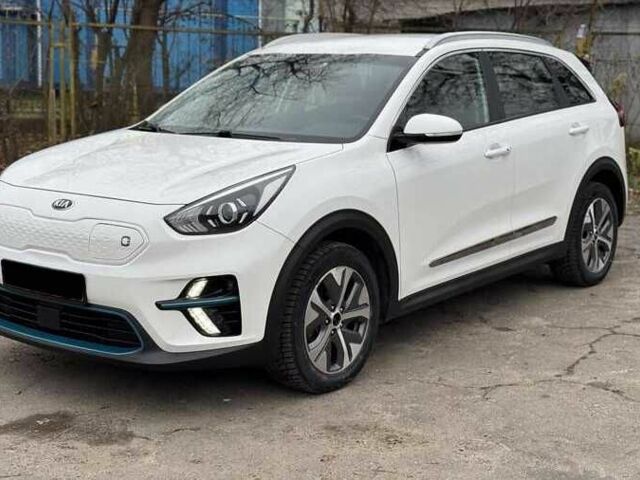 Белый Киа Niro, объемом двигателя 0 л и пробегом 146 тыс. км за 14000 $, фото 1 на Automoto.ua