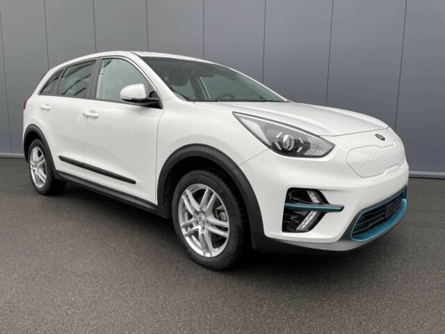 Белый Киа Niro, объемом двигателя 0 л и пробегом 47 тыс. км за 10200 $, фото 1 на Automoto.ua