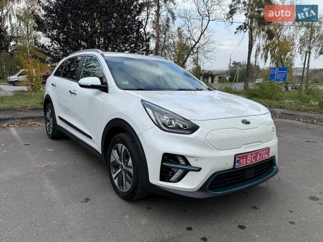 Білий Кіа Niro, об'ємом двигуна 0 л та пробігом 168 тис. км за 18455 $, фото 1 на Automoto.ua