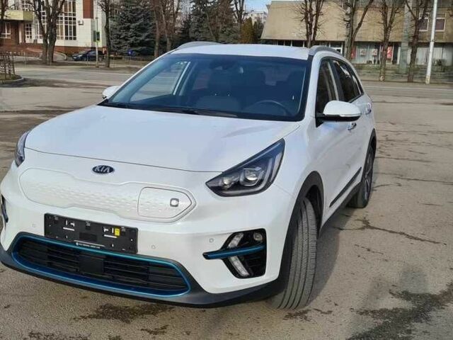 Білий Кіа Niro, об'ємом двигуна 0 л та пробігом 89 тис. км за 15000 $, фото 1 на Automoto.ua