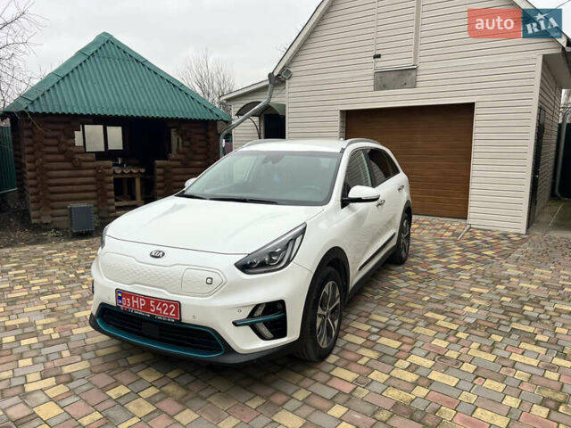 Белый Киа Niro, объемом двигателя 0 л и пробегом 116 тыс. км за 21000 $, фото 1 на Automoto.ua