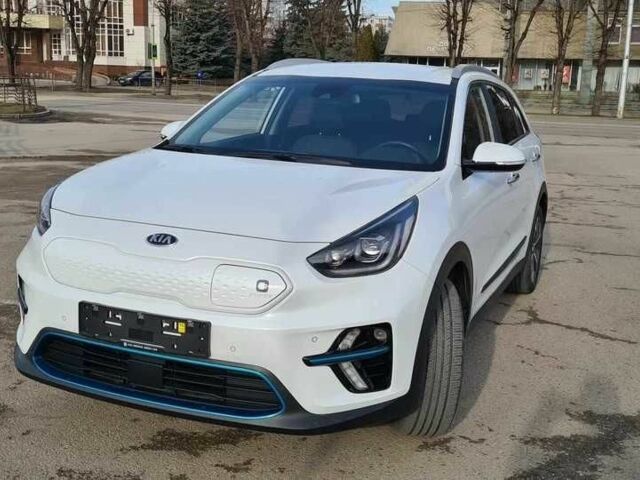 Білий Кіа Niro, об'ємом двигуна 0 л та пробігом 89 тис. км за 15000 $, фото 1 на Automoto.ua