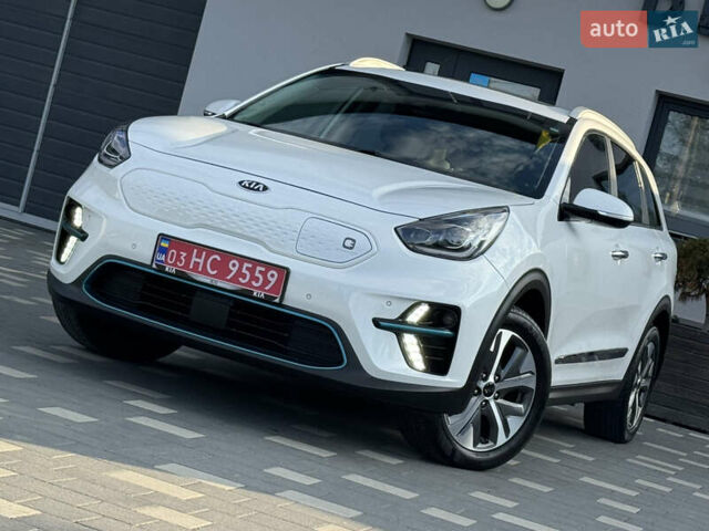 Киа Niro 2020 в Дрогобыче на Automoto.ua Белый Киа Niro, объемом двигателя 0 л и пробегом 62 тыс. км за 19500 $, фото 1 на Automoto.ua