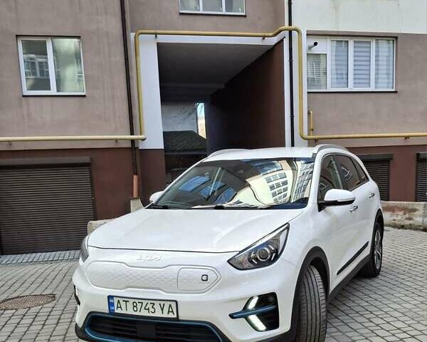Белый Киа Niro, объемом двигателя 0 л и пробегом 130 тыс. км за 19300 $, фото 1 на Automoto.ua