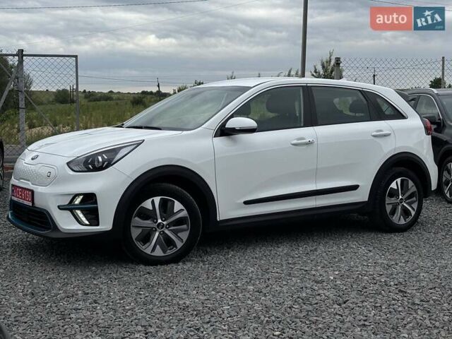 Белый Киа Niro, объемом двигателя 0 л и пробегом 98 тыс. км за 19550 $, фото 1 на Automoto.ua