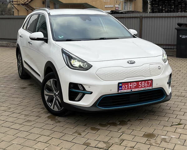 Белый Киа Niro, объемом двигателя 0 л и пробегом 129 тыс. км за 19200 $, фото 1 на Automoto.ua