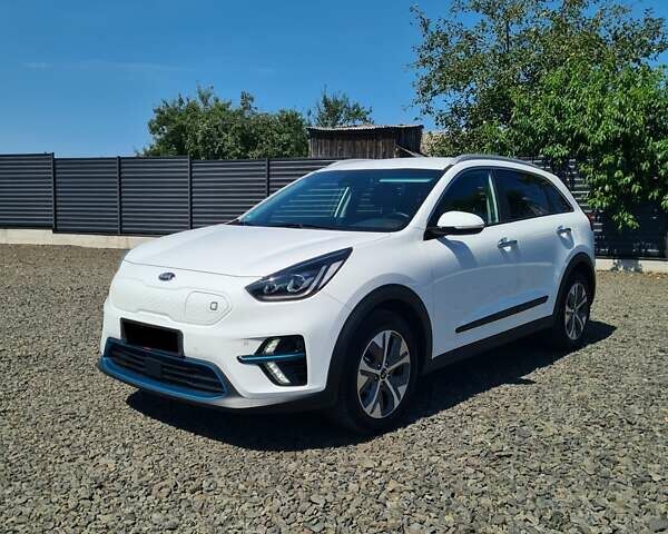 Белый Киа Niro, объемом двигателя 0 л и пробегом 32 тыс. км за 21999 $, фото 1 на Automoto.ua