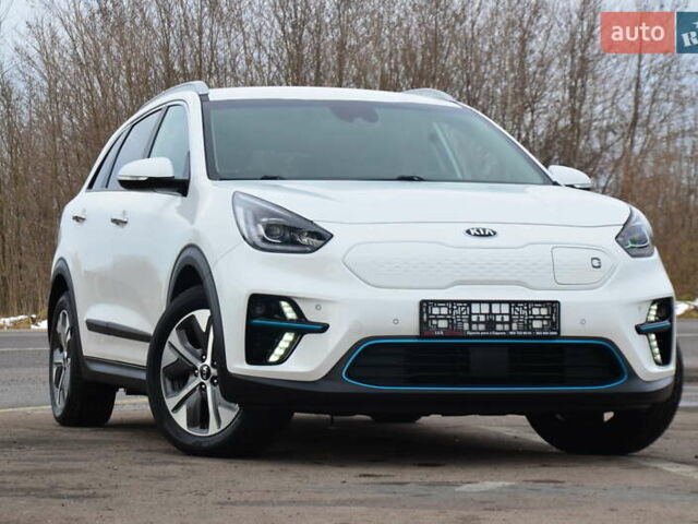 Белый Киа Niro, объемом двигателя 0 л и пробегом 73 тыс. км за 19548 $, фото 1 на Automoto.ua