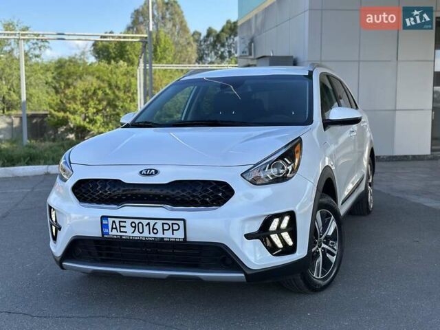 Белый Киа Niro, объемом двигателя 1.58 л и пробегом 18 тыс. км за 25900 $, фото 1 на Automoto.ua