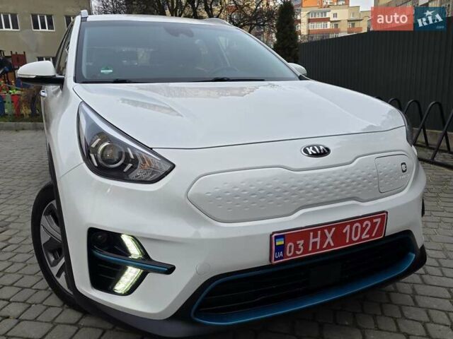 Белый Киа Niro, объемом двигателя 0 л и пробегом 149 тыс. км за 17499 $, фото 1 на Automoto.ua