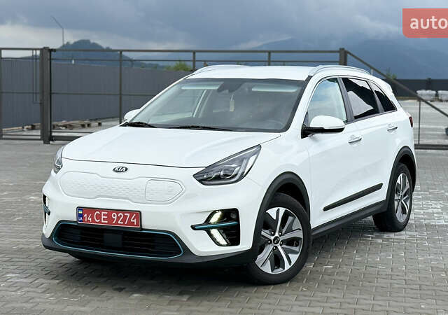 Белый Киа Niro, объемом двигателя 0 л и пробегом 63 тыс. км за 20500 $, фото 1 на Automoto.ua