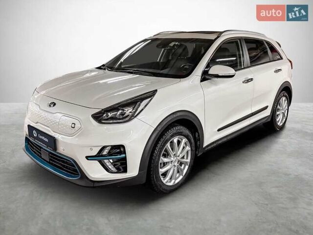 Белый Киа Niro, объемом двигателя 0 л и пробегом 129 тыс. км за 20032 $, фото 1 на Automoto.ua
